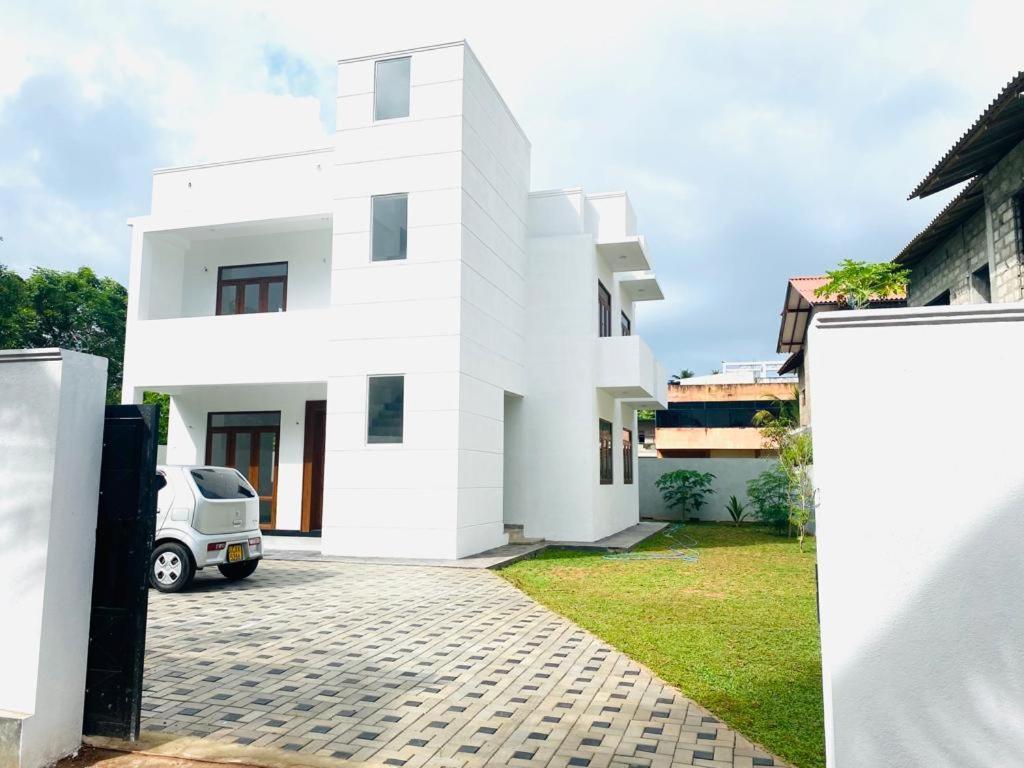 Twinstop Villa Minuwangoda Bagian luar foto