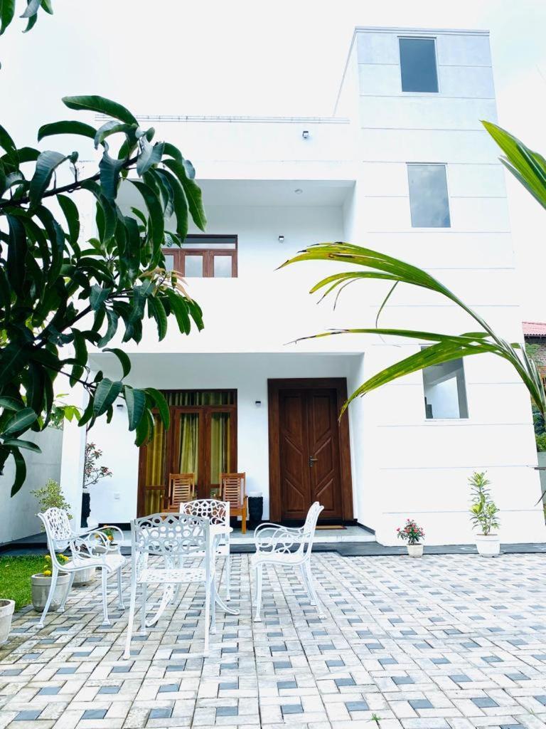 Twinstop Villa Minuwangoda Bagian luar foto